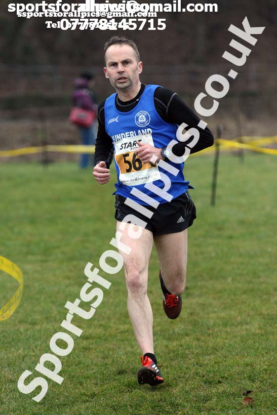 Veteran mens 2018 Durham Cathedral Cross Country Relays. Photo:  David T. Hewitson/Sports for All Pics